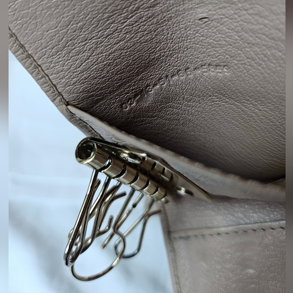 GUC Chloe Leather Fan Wallet & Matching Key Case - Picture 10 of 16